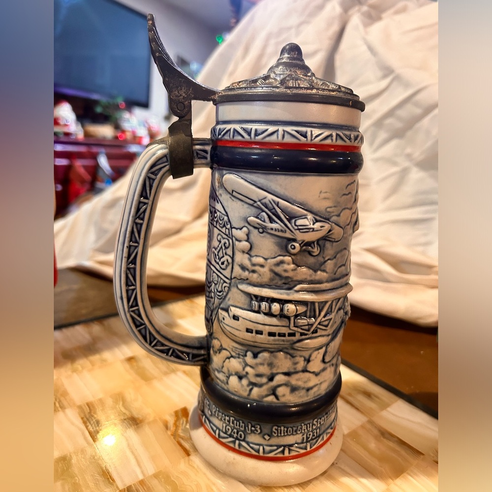 Vintage Avon 1976 Porcelain Lidded Beer Stein